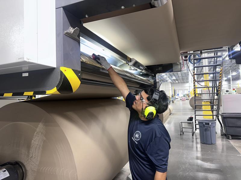 Giovanni Tovar (Module Facer Operator) Prepping A Splice